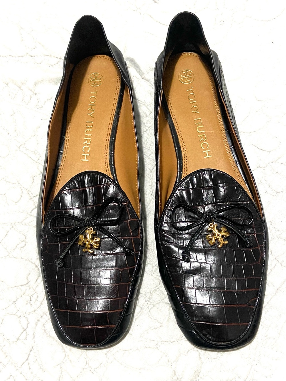 Tory Burch Black Croc-Embossed Leather charm  Loafers - Picture 2 of 11